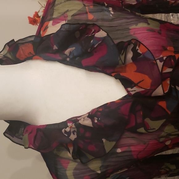 TRIBAL RUFFLED LONG SLEEVED BUTTON DOWN BLOUSE - Picture 2 of 5